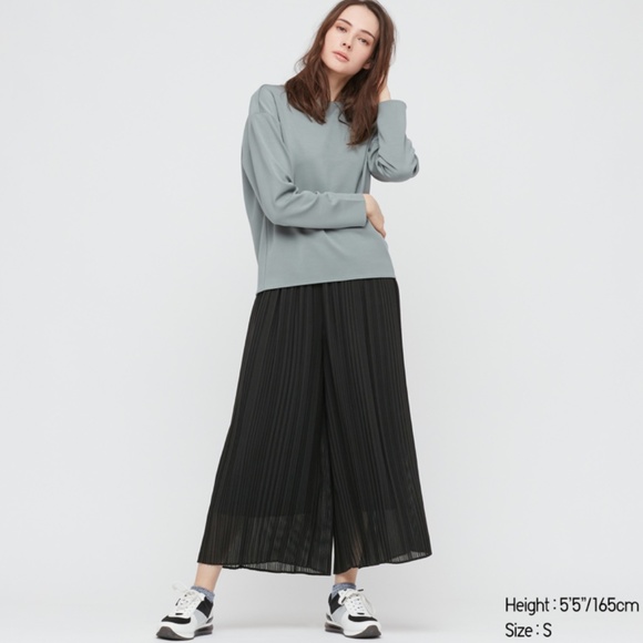 Uniqlo pleated pants - Picture 1 of 3